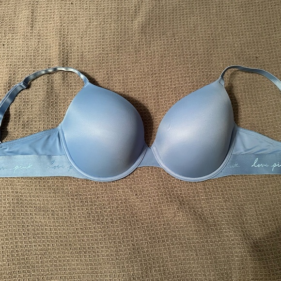 Victorias Secret 34DD push-up bra with convertible straps - Picture 1 of 3